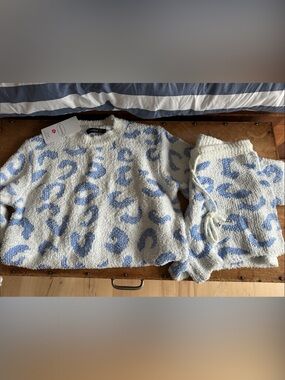 Cozy Blue Leopard Plush Pajama Set - Women